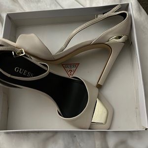 Im selling those shoes for $75they are new ..